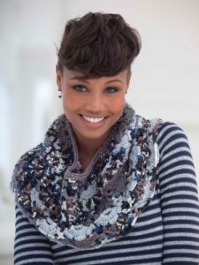 Scalloped Lace Cowl