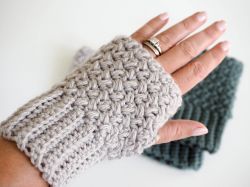 Elizabeth Stitch Fingerless Gloves