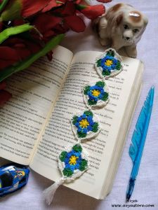 Classic Granny Square Bookmark