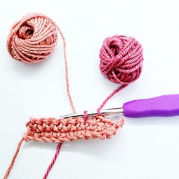 Colour change in crochet