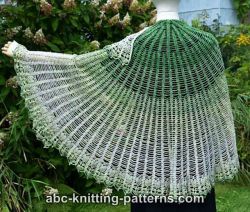 Semi-Circular Shawl with Pineapple Border