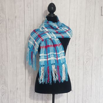 Crochet Plaid Scarf For Beginners – A Free Pattern & Video Tutorial