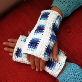 Join Me - Easy Tunisian Mittens