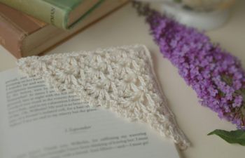 Lotte Lace Corner Bookmark