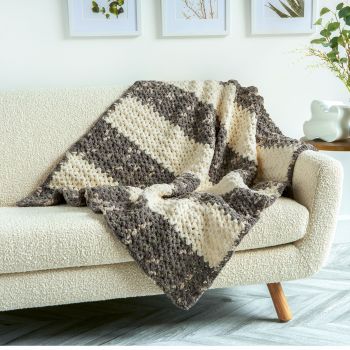 Relaxing V-stitch Blanket