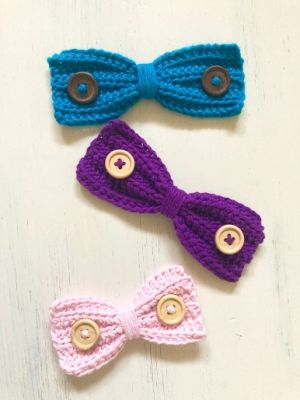 Buttons & Bows Ear Saver