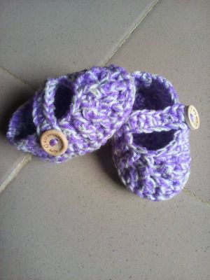 Simple Crochet Baby Girl Shoes
