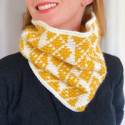 Diamond Ladder Tapestry Crochet Cowl