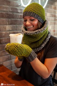 Smock it to Me Set: Beanie, Cowl and Mittens