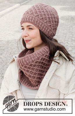 Pinecone Set of Hat and Cowl