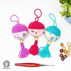 Easy Crochet Christmas Baubles