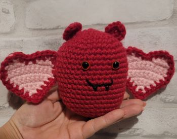 Valentine Bat Amigurumi