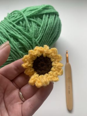 Little sunflower applique