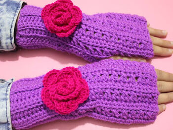 Woman's Beautiful Mittens Super Easy