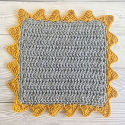 Large Leaf Stitch Border With Video Tutorial