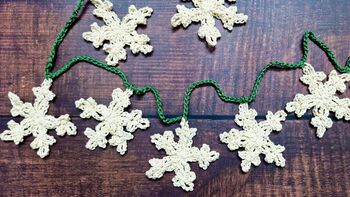 Crystal SnowSnowflake Garland