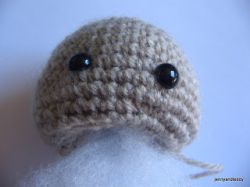 How to put the eyes on amigurunmi doll