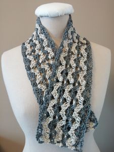 Child's Lacy Scallop Scarf