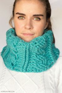 Chunky Cabled Cowl