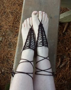 It's V Stitch Barefoot Sandals