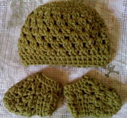 Baby Granny Beanie and Sockies Set