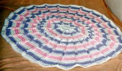 Round Jacob's Ladder Baby Blanket